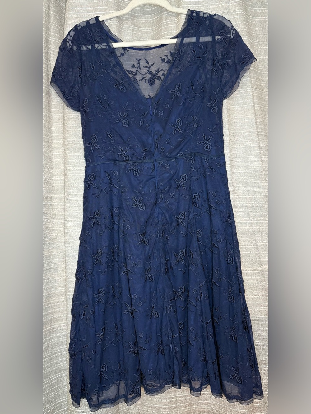 💙✨Nanette Lepore Navy Floral Embroidered Lace Midi Dress Size 10✨ - Picture 4 of 6